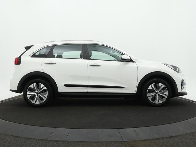 KIA e-Niro DynamicLine 39.2kWh - SOH 97,2% - Apple CarPlay/Android Auto - Achteruitrijcamera - Cruise Control - Navigatie - Climate Control - Fabrieksgarantie tot 05-2028