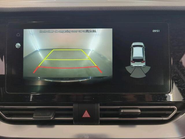 KIA e-Niro DynamicLine 64 kWh SOH 100% | NL-Auto | 1e Eigenaar | Dealer Onderh. | BTW | Warmtepomp | Winter Pakket | 2 Kabels | Keyless | Full Led | Camera | Ad Cruise | Navi | PDC | Carplay