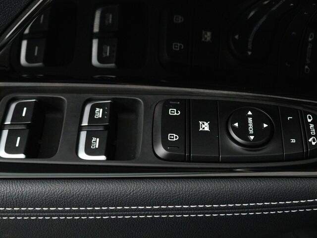 KIA e-Niro DynamicPlusLine 64 kWh | Parkeerhulp voor- en achter | Navigatiesysteem | 3-fase | Nederlandse Auto | NAP |