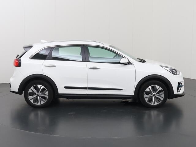 KIA e-Niro DynamicLine 64 kWh | Trekhaak | Adaptieve Cruise Control | Navigatie | Parkeercamera | Climate Control |