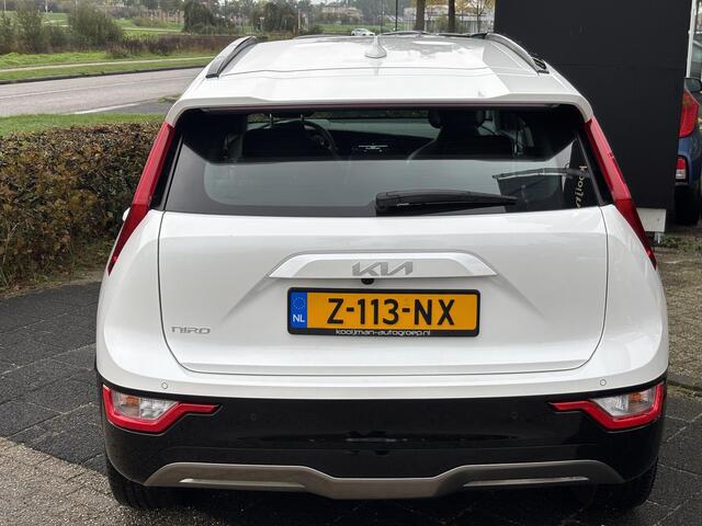 KIA e-Niro EV DynamicLine 64.8 kWh | Eerste Eigenaar | Navigatie | Adaptieve Cruise Control | Half Leder | Parkeersensoren | Enz...