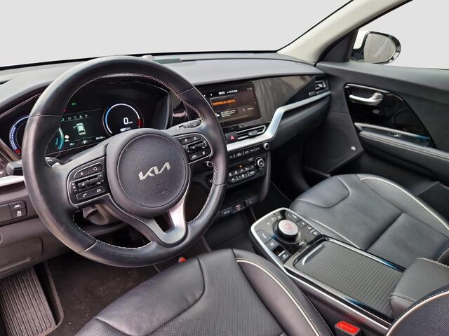 KIA e-Niro ExecutiveLine 64 kWh | 1e Eigenaar | Open Dak | LED | RMC Trekhaak | JBL | Stoelventilatie |