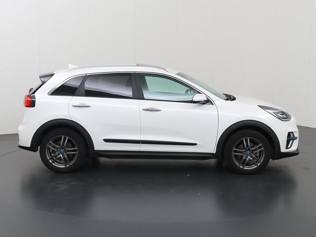 KIA e-Niro DynamicPlusLine 64 kWh | Trekhaak | Panoramadak | Stoel/Stuurwielverwarming | Adaptieve Cruise Control | Keyless Go | LED Koplampen |
