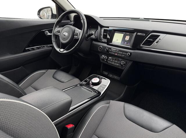 KIA e-Niro DynamicLine 64 kWh I 3-Fase I Navi I Keyless I Half-leder