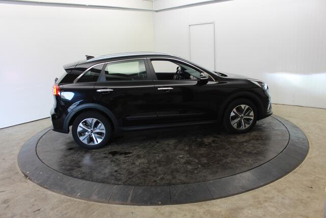 KIA e-Niro DynamicLine 64 kWh SOH 100% Cam Navi 3-Fase Lader Stoel + Stuur Ver