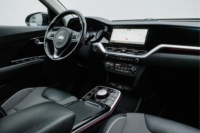 KIA e-Niro DynamicLine 64 kWh 3-Fase/ Half lederen int./ Stuur + stoelverwarming/ Camera/ Adapt. cruise/ Carplay