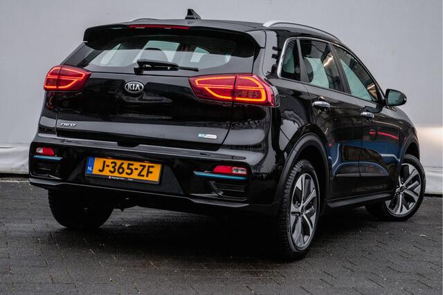 KIA e-Niro DynamicLine 64 kWh 3-Fase/ Half lederen int./ Stuur + stoelverwarming/ Camera/ Adapt. cruise/ Carplay