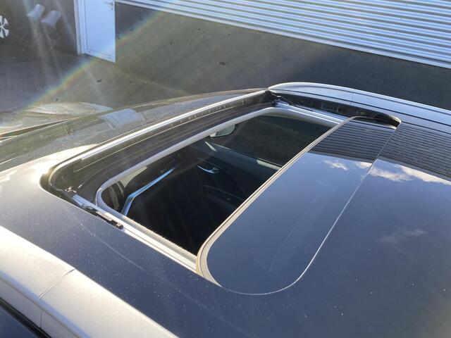 KIA e-Niro ExecutiveLine 64 kWh Elektr. schuifdak, seat memory, stoel- & stuurverwarming, 1e eign. Nieuw geleverd en dealeronderhouden, navigatie Apple CarPlay/Android Auto, parkeersensoren, dodehoek detectie, JBL, volop luxe!