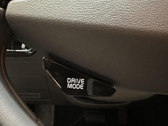 KIA e-Niro EV DynamicLine 64.8 kWh Dodehoekdetectie, Elektrische Stoelen, Adaptieve Cruisecontrol, Stoel en Stuurverwarming en meer!