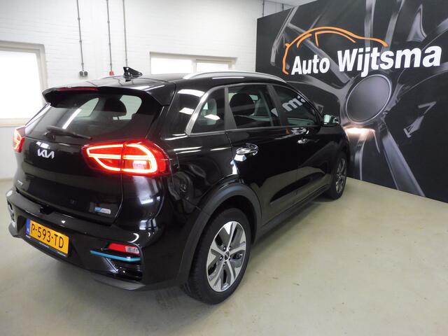 KIA e-Niro DynamicLine 64 kWh 3 Fase S.O.H. 100% LED | Keyless | Stof\leer | LMV 17" | Camera | NL auto | Géén afleverkosten