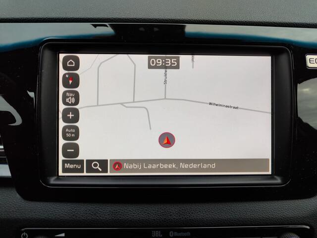 KIA e-Niro ExecutiveLine 64kWh Warmtepomp Leder Pdc Elek.Stoel+Memory Navi Ecc Camera Apple Carplay Android Auto Stoelverwarming+Koeling Stuurverwarming Lmv Privacy Glas DAB Vess Lane Assist Blind Spot 1e Eigenaar Origineel Nederlandse Auto Zeer compleet!