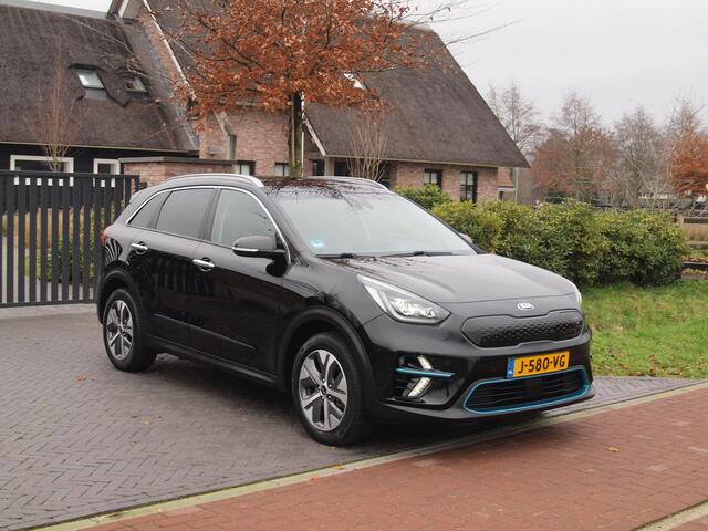 KIA e-Niro ExecutiveLine 64 kWh Facelift | 3 fase lader | Camera | Apple Carplay | JBL |