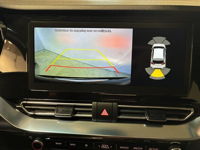 KIA e-Niro DynamicPlusLine 64 kWh 3-Fase | Navigatie/Android/Apple Carplay | Schuifdak | LM Velgen 17" | Adap Cruise Control | Achteruitrijcamera |