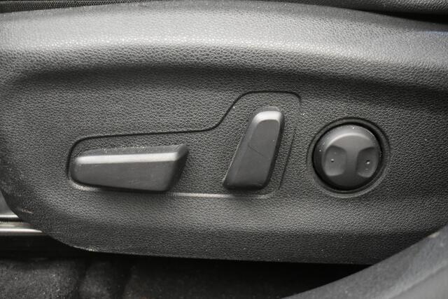 KIA e-Niro Executive 64 kWh 3Fase Vol Leder SOH 100% JBL Sound Mem Seats All Weather banden