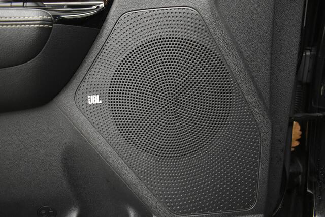 KIA e-Niro Executive 64 kWh 3Fase Vol Leder SOH 100% JBL Sound Mem Seats All Weather banden