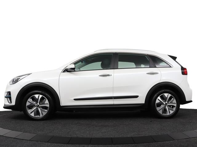 KIA e-Niro DynamicLine 64 kWh - Automaat - Navigatie - Adaptief Cruise Control - Climate Control - Apple/Android Carplay Fabrieksgarantie Tot 01-2029