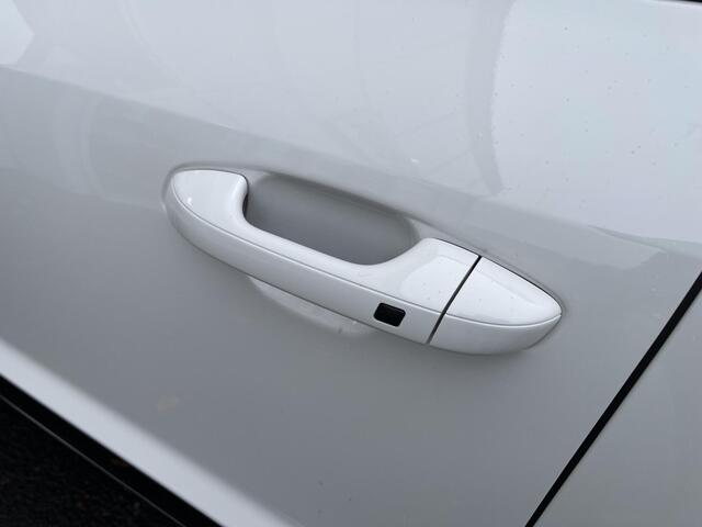 KIA e-Niro EV Edition Advanced 64.8 kWh Dodehoeksensoren | Stoelverwarming | Stuurverwarming | Navigatie | Apple Carplay & Android Auto enz.