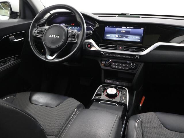 KIA e-Niro DynamicPlusLine 64 kWh | Panoramadak | Stoel/Stuurwielverwarming | JBL | Adaptieve Cruise Control | Keyless Go | LED Koplampen |