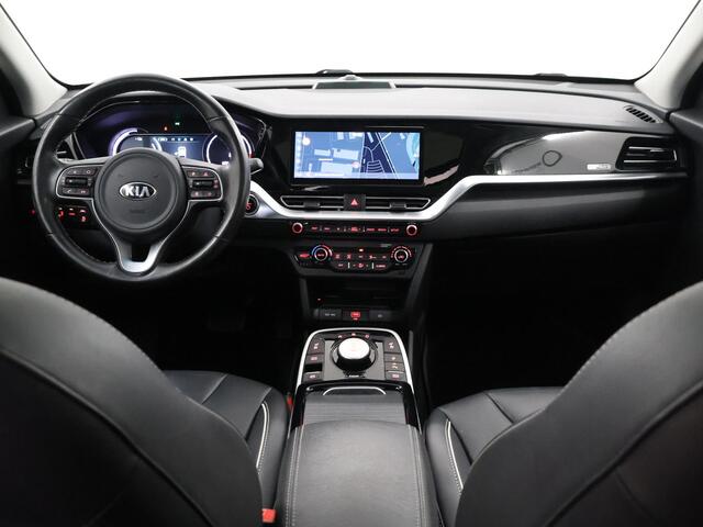 KIA e-Niro ExecutiveLine 64 kWh | Trekhaak| Panoramadak | Lederen Bekleding | JBL Audio | Dodehoekdetectie | Stoel/Stuurwielverwarming | Stoelventilatie | Elektrisch bedienbare bestuurdersstoel met geheugenfunctieo |