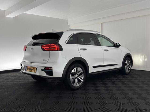 KIA e-Niro ExecutiveLine 64 kWh [ 3-Fase ] {SOH-100%} (INCL-BTW) Aut.*LEATHER | FULL-LED | NAVI-FULLMAP | ADAPTIVE-CRUISE | CAMERA | MEMORY-PACK | LANE-ASSIST | KEYLESS | DIGI-COCKPIT | PRIVACY-GLASS | 17"ALU*