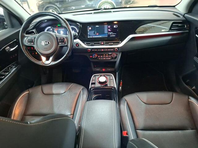 KIA e-Niro ExecutiveLine 64 kWh 3-Fase Warmtepomp Vol Leder Camera JBL