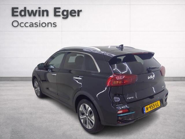 KIA e-Niro ExecutiveLine 64 kWh | Schuifdak | 3-fase | SOH 100% | Warmtepomp | Carplay | Camera | Full-led