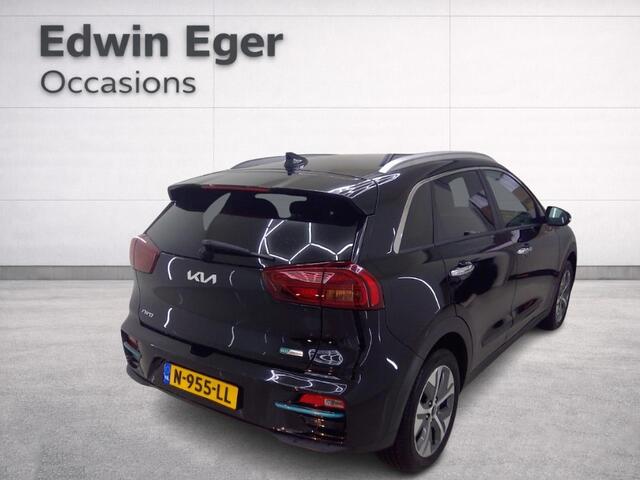KIA e-Niro ExecutiveLine 64 kWh | Schuifdak | 3-fase | SOH 100% | Warmtepomp | Carplay | Camera | Full-led