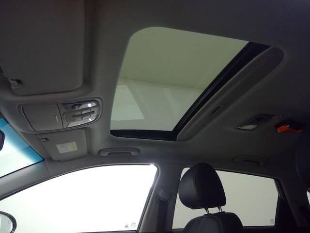 KIA e-Niro ExecutiveLine 64 kWh | Schuifdak | 3-fase | SOH 100% | Warmtepomp | Carplay | Camera | Full-led