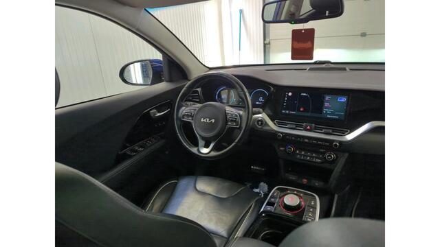 KIA e-Niro ExecutiveLine 64 kWh | Panoramadak | Leder | Achteruitrijcamera | Stoel- Verwarming & Koeling | Adaptive Cruise |