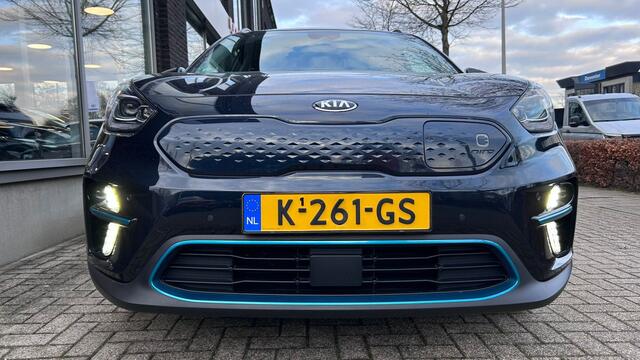 KIA e-Niro ExecutiveLine 64 kWh | SOH 100% | 3 Fase lader | Lederen bekleding |