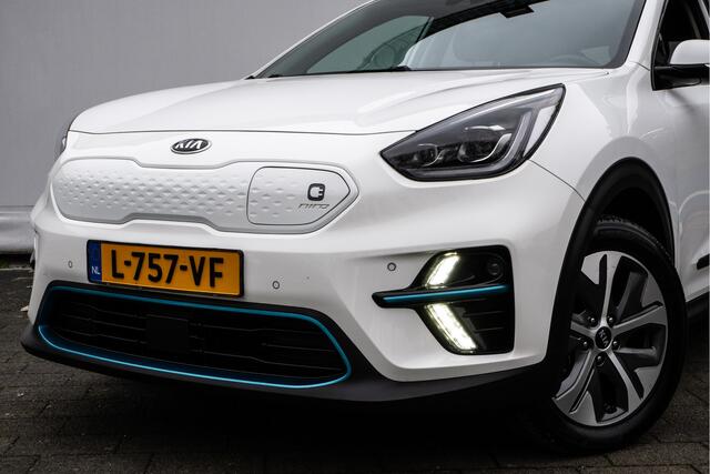 KIA e-Niro DynamicPlusLine 64 kWh 3-Fase/ Schuifdak/ Stuur + stoelverwarming/ Camera/ Adapt. cruise/ Carplay/ DabNavigatie