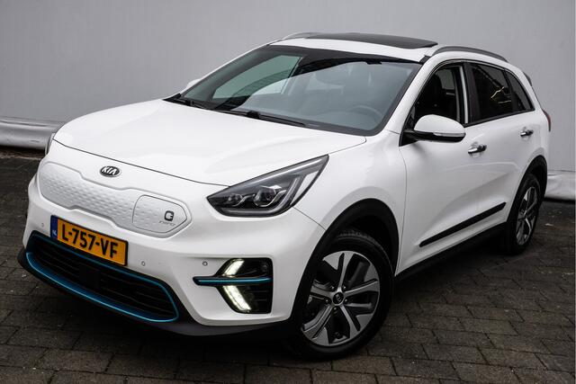 KIA e-Niro DynamicPlusLine 64 kWh 3-Fase/ Schuifdak/ Stuur + stoelverwarming/ Camera/ Adapt. cruise/ Carplay/ DabNavigatie