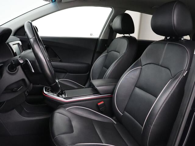KIA e-Niro ExecutiveLine 64 kWh | Leder | Stoelventilatie | Adaptive cruise | Camera | Warmtepomp | Trekhaak | Achterbankverwarming | Carplay | Full LED | Keyless | Navigatie | JBL Sound
