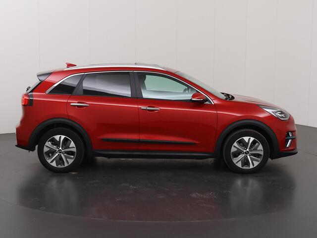 KIA e-Niro DynamicPlusLine 64 kWh | Panoramadak | Stoel/Stuurwielverwarming | Adaptieve Cruise Control | Keyless Go | LED Koplampen |
