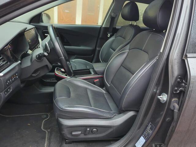 KIA e-Niro ExecutiveLine 64 kWh NL-AUTO | LEDER | PANODAK | 3 FASE