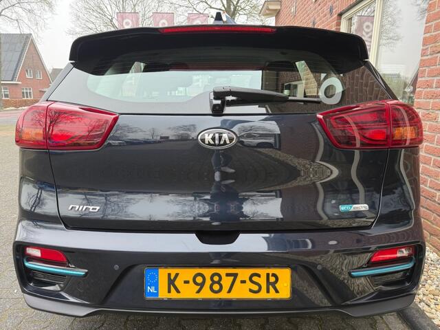 KIA e-Niro DynamicLine 64 kWh FASE 3 / SOH 100% / CAMERA / LED / NAVI / CLI