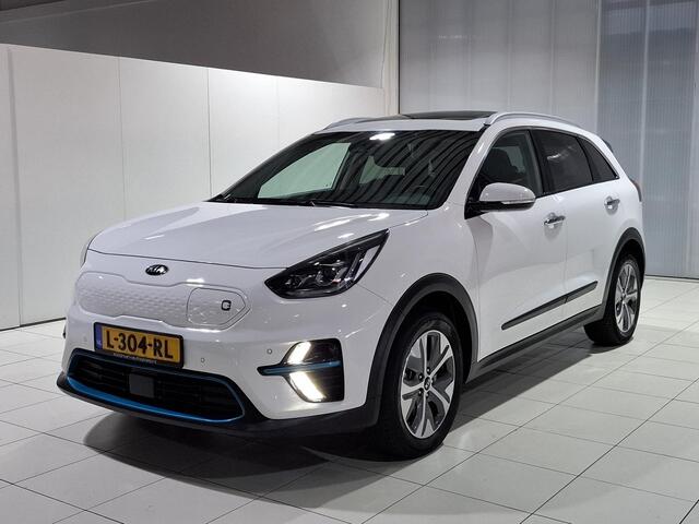 KIA e-Niro ExecutiveLine 64 kWh Stoel en Stuur verwarming, Schuif kantel dak, Apple Carplay/Android Auto, Navigatie, Camera.