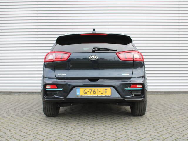 KIA e-Niro ExecutiveLine 64 kWh | Warmtepomp | Stuur-/stoelverwarming v+a | Stoelventilatie | Cruise adapt. | 17" LM | Leder | Camera |
