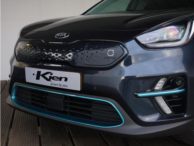 KIA e-Niro ExecutiveLine 64 kWh | Trekhaak | Full Option | SOH 100% | Fabrieksgarantie 22-02-2027 |