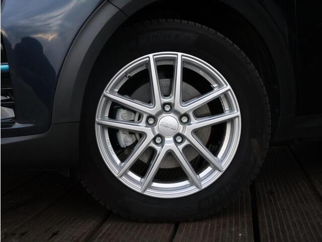 KIA e-Niro ExecutiveLine 64 kWh | Trekhaak | Full Option | SOH 100% | Fabrieksgarantie 22-02-2027 |