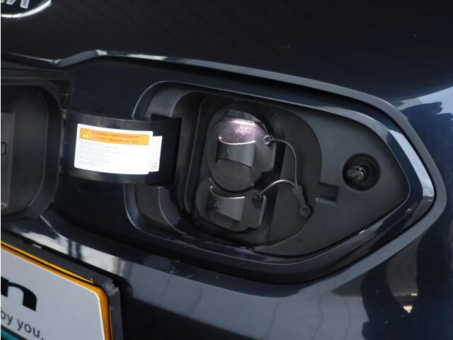 KIA e-Niro ExecutiveLine 64 kWh | Trekhaak | Full Option | SOH 100% | Fabrieksgarantie 22-02-2027 |