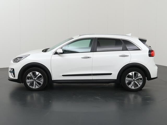 KIA e-Niro ExecutiveLine 64 kWh | Panoramadak | Lederen Bekleding | JBL Audio | Dodehoekdetectie | Stoel/Stuurwielverwarming | Stoelventilatie | Elektrisch bedienbare bestuurdersstoel met geheugenfunctie