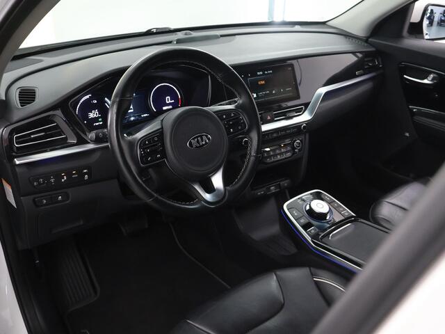 KIA e-Niro ExecutiveLine 64 kWh | Panoramadak | Lederen Bekleding | JBL Audio | Dodehoekdetectie | Stoel/Stuurwielverwarming | Stoelventilatie | Elektrisch bedienbare bestuurdersstoel met geheugenfunctie