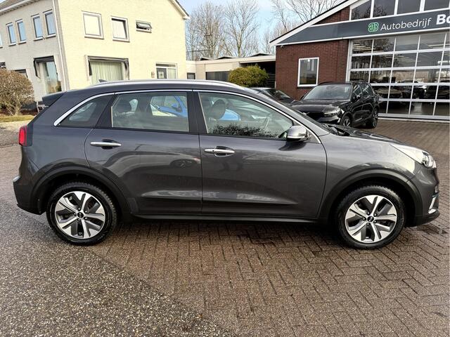 KIA e-Niro DynamicLine 64 kWh 3- Fase, Stoel/Stuurverwarming, Camera
