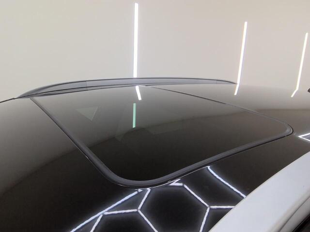 KIA e-Niro ExecutiveLine 64 kWh | Warmtepomp | Panorama | Apple Carplay/Android | SOH 100% | Cruise control ad | Led