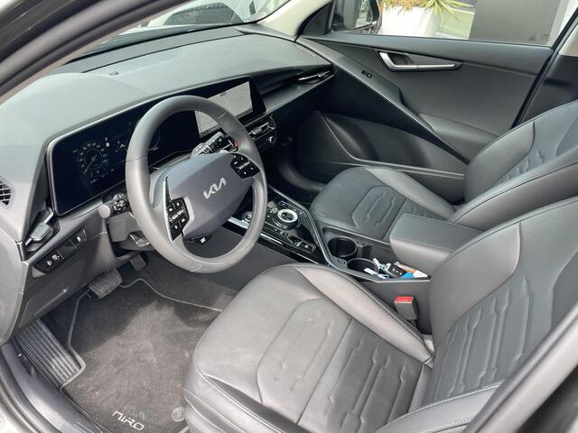 KIA e-Niro EV Edition Advanced 64.8 kWh Leder // Elec. verst Stoel // PDC // Camera // info Roel 0492-588951