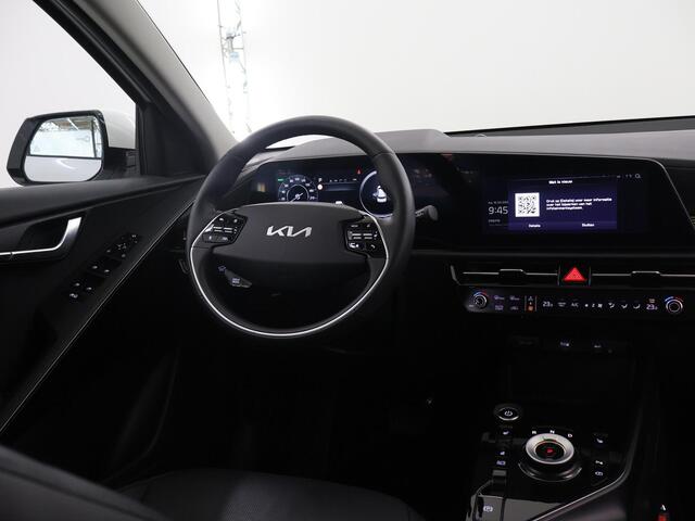 KIA e-Niro EV Plus 64.8 kWh | Schuif / Kanteldak | Stoel/Stuurwielverwarming | Elektr. Achterklep | Led Koplampen | Sfeerverlichting |