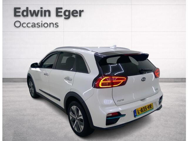 KIA e-Niro ExecutiveLine 64 kWh | Panoramadak | SOH 100% | Cruise control ad. | Apple Carplay/Android | Led | Climate