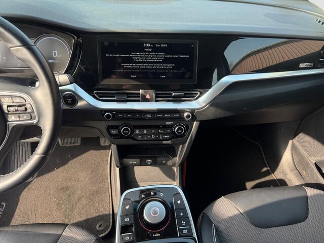 KIA e-Niro DynamicLine 64 kWh Aut- Fabrieks Garantie, SOH 100%, Stuur/Stoelverwarming, Carplay, Android Auto, Trekhaak