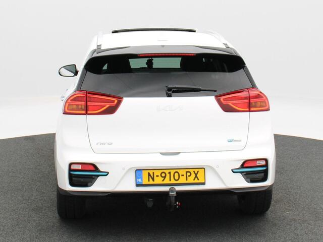 KIA e-Niro DynamicPlusLine 64 kWh 204 Pk | Camera | Open dak | Adaptive Cruise | Stoelverwarming | Carplay | Trekhaak | 17 Inch | 66.718 Km !!